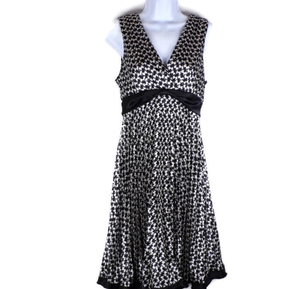Sleeveless Dress Hounds Tooth Size 8 W922